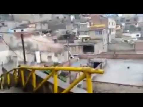 Huayco en Chosica arrastra retroexcavadora