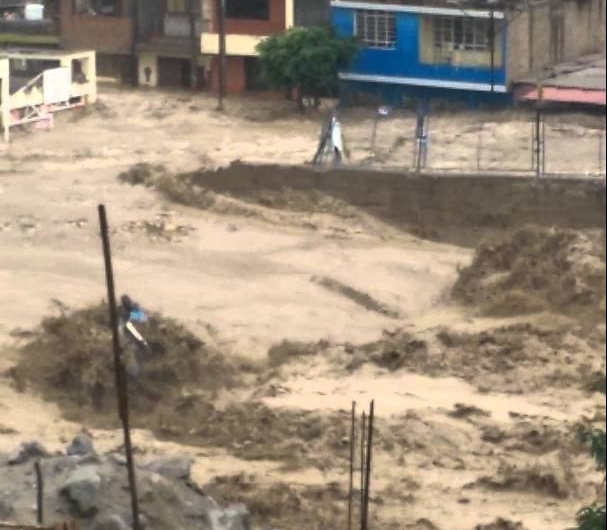 Terribles escenas del huayco en Chosica