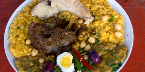 Este plato te lleva literalmente a conocer el PERÚ y su gastronomía típica