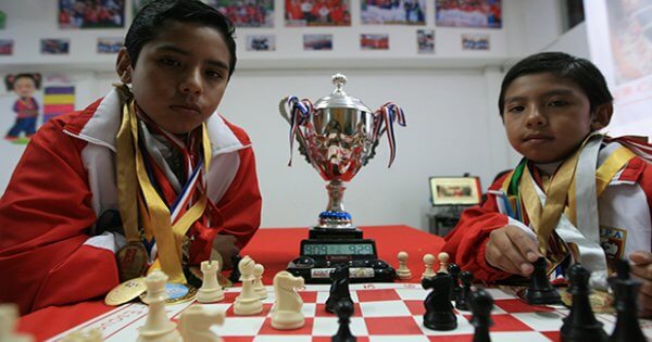 Niños cusqueños ganan campeonatos internacionales de ajedrez