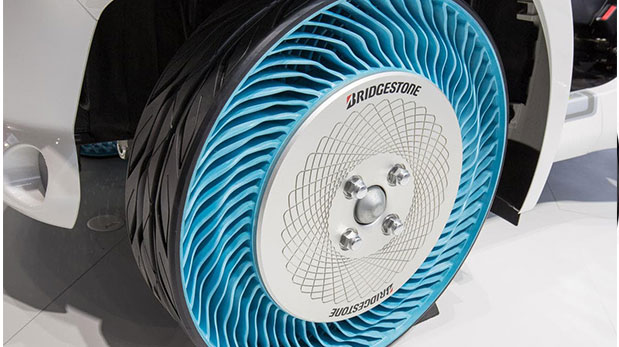 El fin de los pinchazos: los neumáticos sin aire pronto estarán a la venta