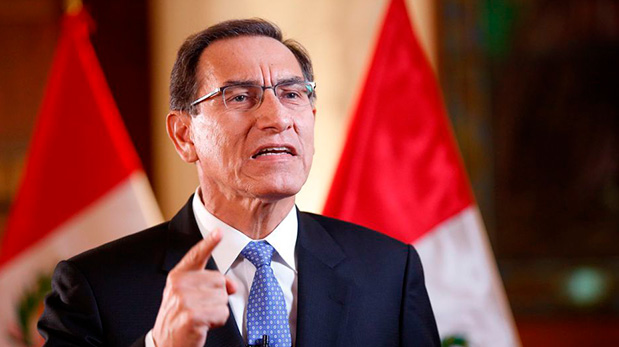 Vizcarra le echa la culpa a los peruanos y a los políticos por el colapso de los hospitales: ¿y él qué? ¿acaso no es presidente?